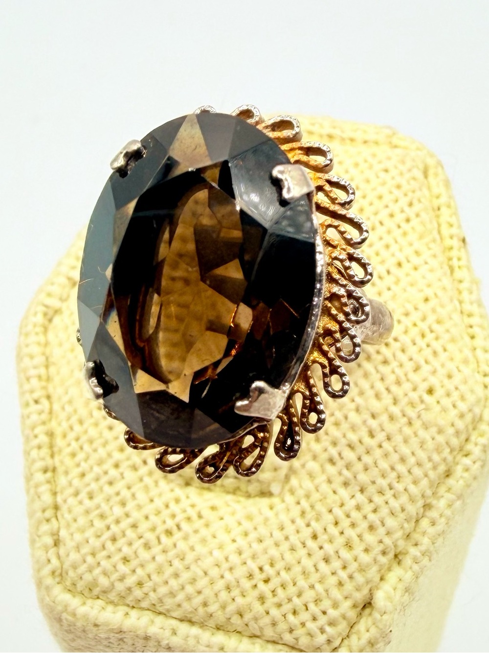 Vintage 1960s gold-tone adjustable smokey quartz cocktail ring - Picture 5 of 14